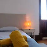 Yellow 호스텔 *