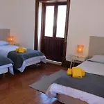 אכסניה Yellow *