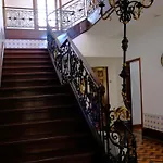 אכסניה Yellow *