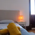 אכסניה Yellow