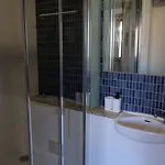 אכסניה Yellow *