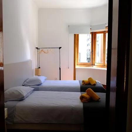 Hostel Yellow Αβέιρο