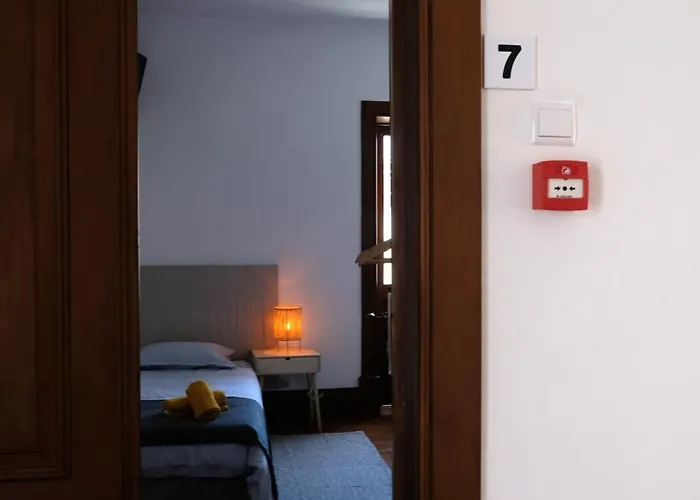 Yellow Hostal *