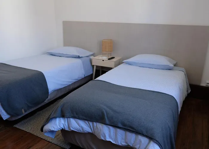 Yellow Hostal