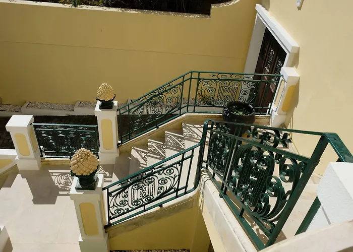 Yellow Hostal